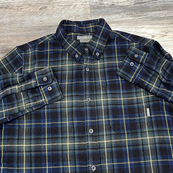 Eddie Bauer Favorite Flannel Tartan Blue Mens M Relaxed Fit Outdoor Button Shirt - Picture 1 of 9